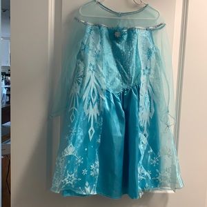 Elsa Costume. Size 3T - 4T. Good condition